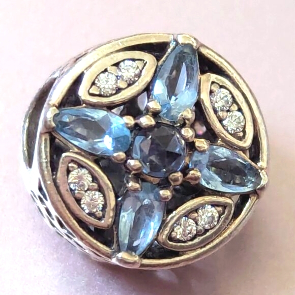 Pandora Patterns of Frost Charm - Picture 4 of 8